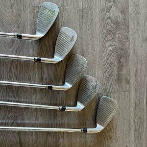 Set of 5 Tommy Armour Golf Club Iron Set - Left Handed